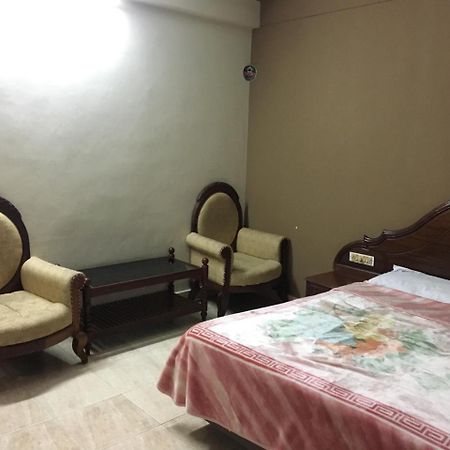 Hotel Royal Wings Nedumbassery Buitenkant foto